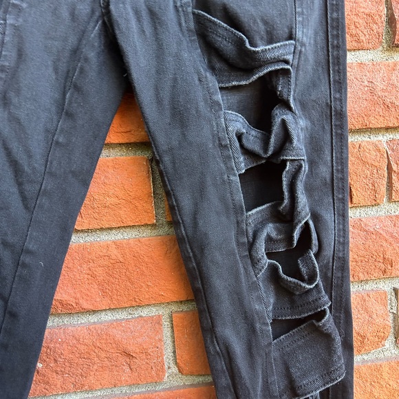 Tripp NYC cut off shorts - Picture 7 of 11